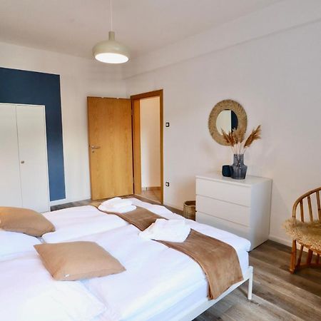 Boho Apartment: Netflix + Balcony + Bathtub 埃森 外观 照片
