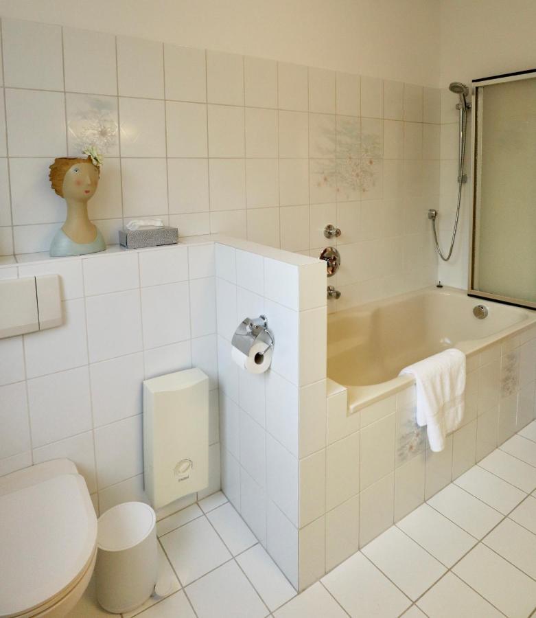 Boho Apartment: Netflix + Balcony + Bathtub 埃森 外观 照片